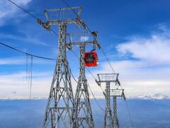 गुलमर्ग में 250 से ज्यादा लोग फंसे, सुरक्षाबलों ने बचाई जान, रातभर चला रेस्क्यू ऑपरेशन