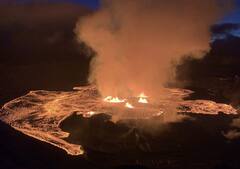 Volcano Eruption: अमेरिका में ये कौन सा ज्वालामुखी फटा, जिसकी तस्वीरें खींचने जा रहे हैं लोग? देखिए