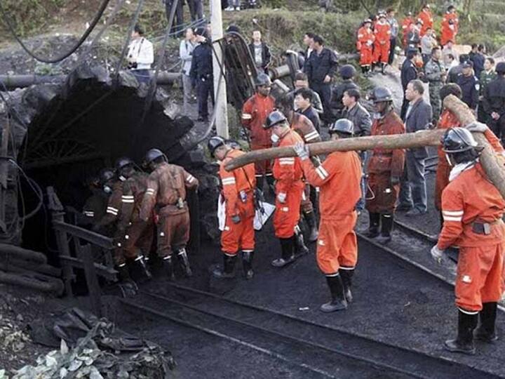 Illegal Coal Mine Collapses Near Dhanbad 3 Killed Many Feared Trapped know more details here Accident: நிலக்கரி சுரங்கத்தில் திடீர் சரிவால் விபத்து.. 3 பேர் உயிரிழப்பு - சிக்கிக்கொண்டவர்களின் கதி என்ன?