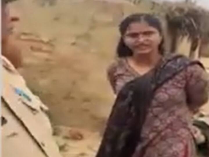 Baghpat Viral Video Lady Officer Of Labour Department Broke Mobile And Spoke Abusive Ann Up 6978