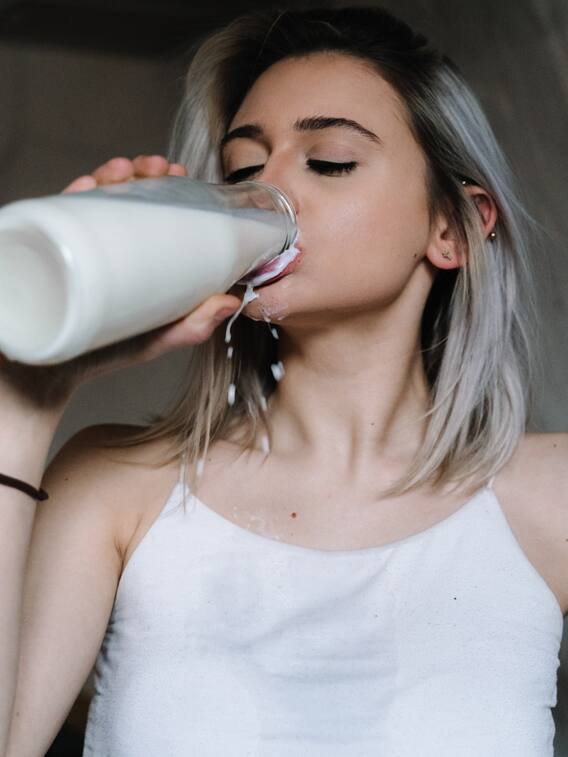 गाय का दूध पीने से मिलते हैं ये अनगिनत फायदे