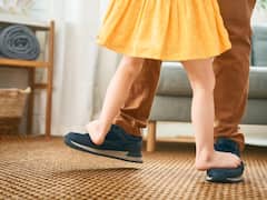 ఇంట్లో చెప్పులతో తిరిగితే జ‌రిగేది ఇదే!