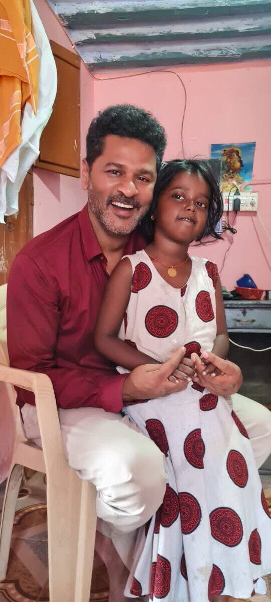 இவர் சமீபத்தில் ஹிமானி சிங் என்ற பெண்ணை இரண்டாவது திருமணம் செய்து கொண்டார்.