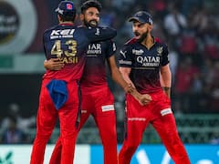 IN PHOTOS: जमीं से आसमां तक, कैसे बदली टीम के इस तेज गेंदबाज की जिंदगी, तस्वीरों में देखिए