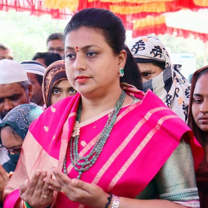 கால் வலி மற்றும் கால் வீக்கம் காரணமாக ரோஜா மருத்துவமனையில் அனுமதிக்கப்பட்டுள்ளதாக கூறப்படுகிறது.