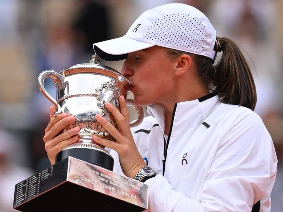 Iga Swiatek of Poland Won 3rd French Open Title Against Karolina Muchova French Open 2023: ఫ్రెంచ్ ఓపెన్ గెలుచుకున్న ఇగా స్వియాటెక్ - లేడీ నాదల్‌ రేంజ్‌లో వరుస రికార్డులు!