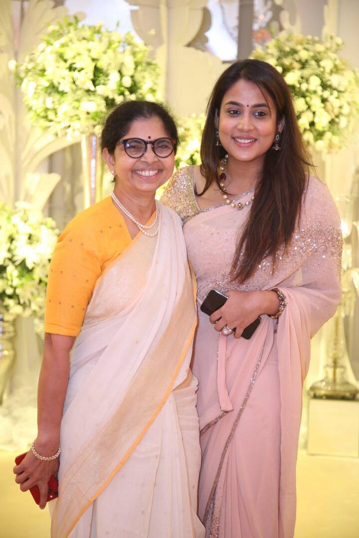 తాజాగా హైదరాబాద్ లో రిసెప్షన్ వేడుక నిర్వహించారు.