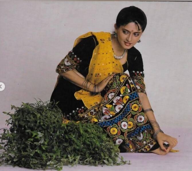 ਜਿਸ ਨੇ ਨਾ ਸਿਰਫ ਆਪਣੀ ਐਕਟਿੰਗ ਲਈ ਬਲਕਿ ਆਪਣੀ ਖੂਬਸੂਰਤੀ ਅਤੇ ਡਾਂਸ ਮੂਵਜ਼ ਲਈ ਵੀ ਸਾਰਿਆਂ ਨੂੰ ਦੀਵਾਨਾ ਬਣਾ ਦਿੱਤਾ ਸੀ। ਪਰ ਫਿਰ ਅਦਾਕਾਰਾ ਦੇ ਕਰੀਅਰ ਵਿੱਚ ਕੁਝ ਅਜਿਹਾ ਹੋਇਆ ਕਿ ਉਹ ਫਿਲਮਾਂ ਦੇ ਨਾਲ-ਨਾਲ ਆਪਣੇ ਦੇਸ਼ ਤੋਂ ਦੂਰ ਹੋ ਗਈ। ਆਓ ਜਾਣਦੇ ਹਾਂ ਪੂਰੀ ਕਹਾਣੀ....