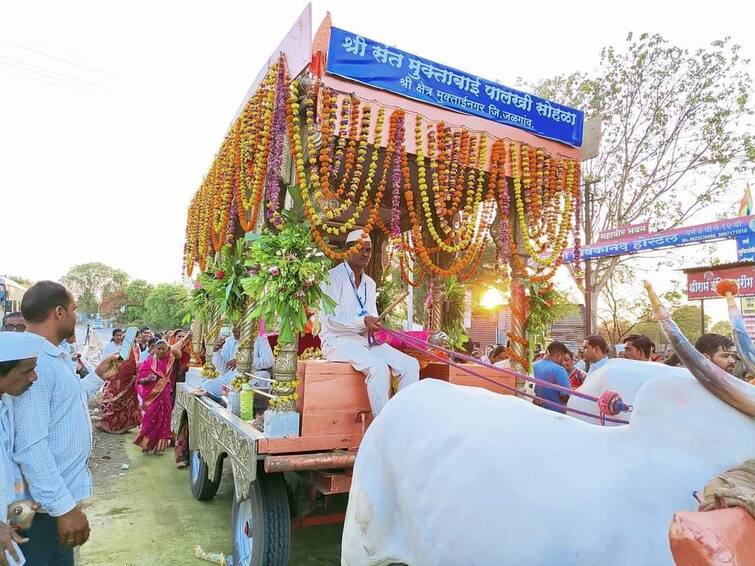 Ashadhi Wari Saint Nivruttinath palkhi will stay at Rajouri today while Muktabai palkhi will leave for Jalna city. Ashadhi Wari : संत निवृत्तीनाथांच्या पालखीचा आज राजुरीला मुक्काम तर मुक्ताबाईंच्या पालखीचं जालना शहराकडे प्रस्थान