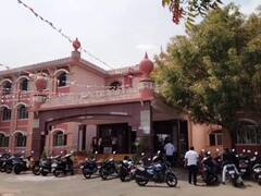 கரூரில் பயங்கரம் நிலப்பிரச்னையால் அண்ணன் எரித்து கொலை - தம்பி, தம்பி மனைவி, மகன் கைது