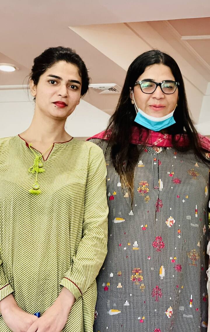 शहजादी राय और चांदनी शाह दोनों ने कराची महानगर निगम (KMC) का चुनाव जीता है.