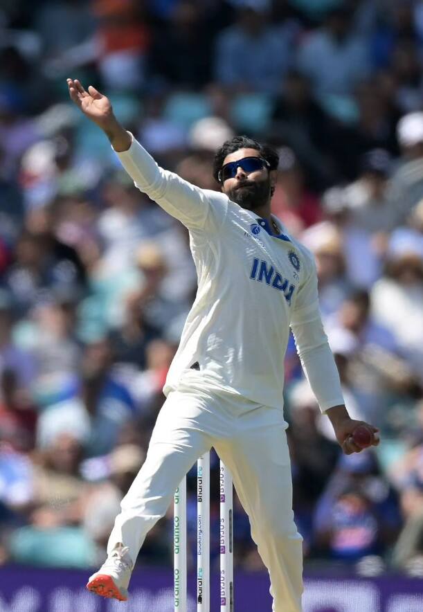 மூன்றாம் நாள் முடிவில் நான்கு விக்கெட்டுகளை இழந்து 123 ரன்கள் எடுத்துள்ளது. ஆஸ்திரேலியா அணி 296 ரன்கள் வித்தியாசத்தில் முன்னிலை பெற்றுள்ளது.