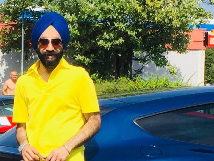 इंग्लैंड के लंदन में रहने वाले भारतीय मूल के सरदार रूबेन सिंह के पास कुल 15 रोल्स रॉयस गाड़ियां है.