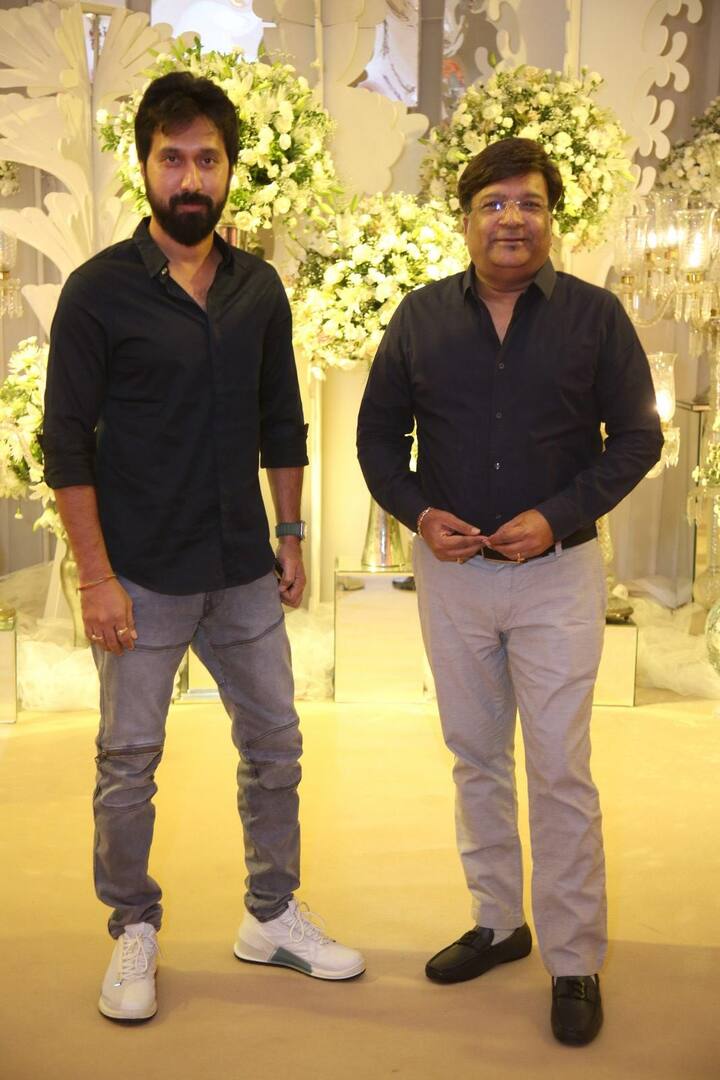 రిసెప్ష‌న్ వేడుక‌లో  శర్వానంద్, రక్షిత జంట  చాలా చ‌క్క‌గా క‌నిపించారు.