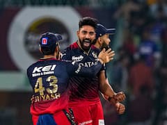 IN PHOTOS: जमीं से आसमां तक, कैसे बदली टीम के इस तेज गेंदबाज की जिंदगी, तस्वीरों में देखिए