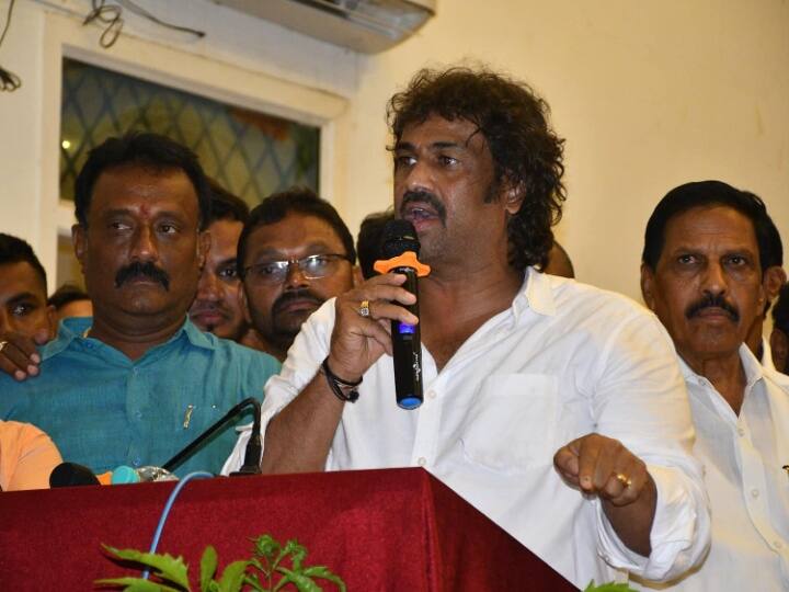 RSS से जुड़े चैप्टर को लेकर कर्नाटक में कांग्रेस और बीजेपी आमने-सामने, क्या बोले शिक्षा मंत्री? RSS से जुड़े चैप्टर को लेकर कर्नाटक में कांग्रेस और बीजेपी आमने-सामने, क्या बोले शिक्षा मंत्री?