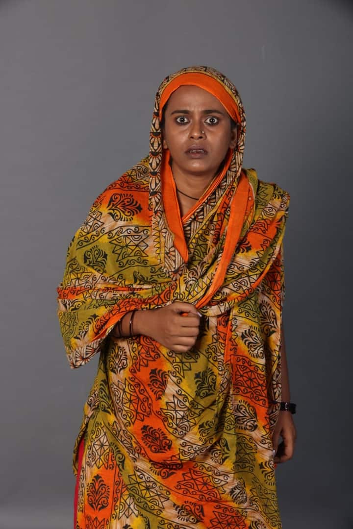 এমনই প্রেক্ষাপটে তৈরি হচ্ছে এই ওয়েব সিরিজ। সৌমজ্যোতি ভদ্রর চিত্রনাট্য এটি।