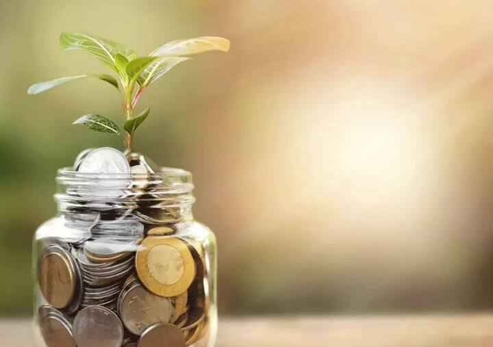 RBIએ ફુગાવાને કાબૂમાં લેવા માટે છેલ્લા એક વર્ષમાં રેપો રેટમાં અનેક વખત વધારો કર્યો છે. જૂનમાં MPCની બેઠકમાં RBIએ રેપો રેટમાં કોઈ ફેરફાર કર્યો નથી અને તે 6.5 ટકા પર સ્થિર છે