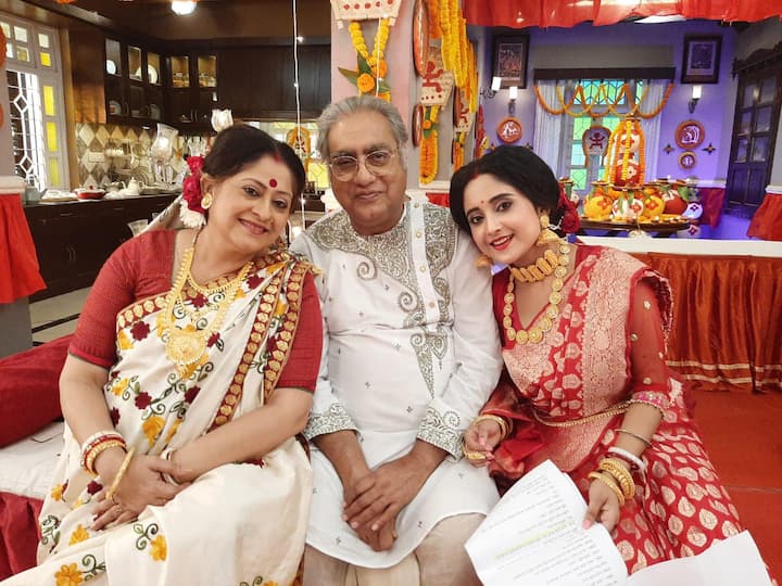 সবার গলার টাইটেল ট্র্যাকে, মিষ্টিমুখে ইতি টানা হল ধারাবাহিকের। সৌমিতৃষা সোশ্যাল মিডিয়ায় শেয়ার করে নিয়েছেন একাধিক পুরনো ছবি। সেখানে রয়েছে মিঠি ও মিঠাইয়ের দুটো লুকই।