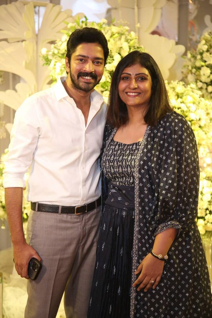 అట్టహాసంగా శర్వానంద్- ర‌క్షిత రిసెప్షన్ వేడుక