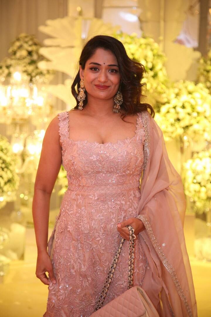 అట్టహాసంగా శర్వానంద్- ర‌క్షిత రిసెప్షన్ వేడుక
