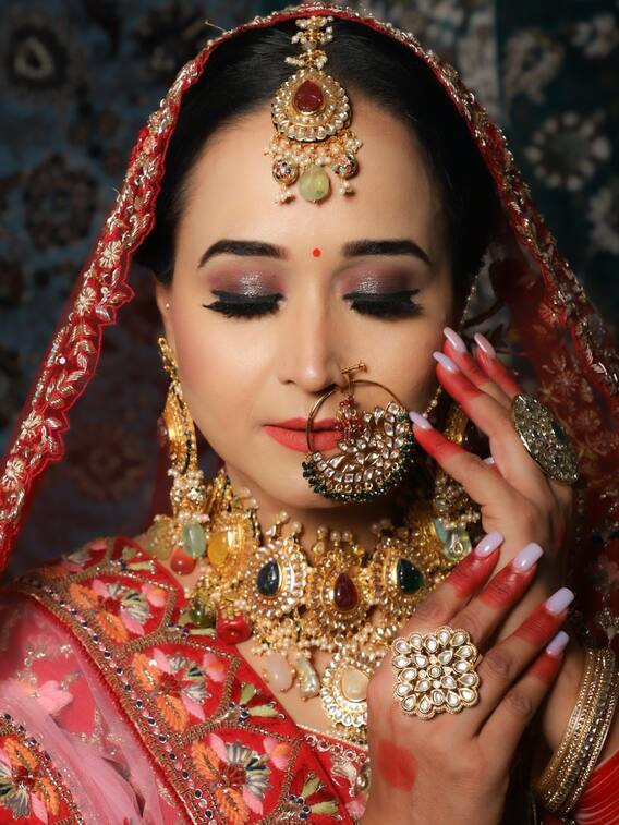 महिलाओं के सोलह श्रृंगार में कौन कौन सी चीजें आती हैं?