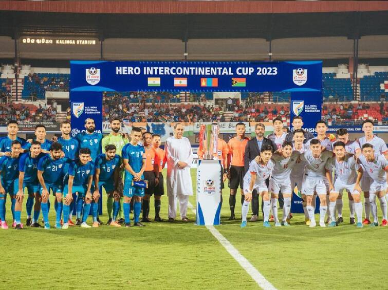 Odisha CM Naveen Patnaik attends India match at Hero Intercontinental Cup Hero Intercontinental Cup: ஒடிசாவில் தொடங்கிய ஹீரோ இன்டர்காண்டினென்டல் கோப்பை போட்டி - முதல்வர் நவீன் பட்நாயக் அளித்த உறுதி