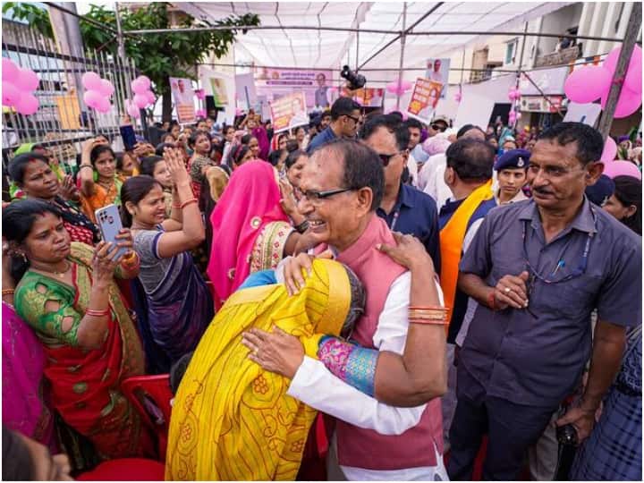 CM Shivraj wife Sadhna birthday Ladli behna Yojana 1 thousand transfer  women account ann MP News: सीएम शिवराज ने पत्नी साधना के जन्मदिन को बनाया यादगार, महिलाओं के खाते में आएंगे 1 हजार रुपये
