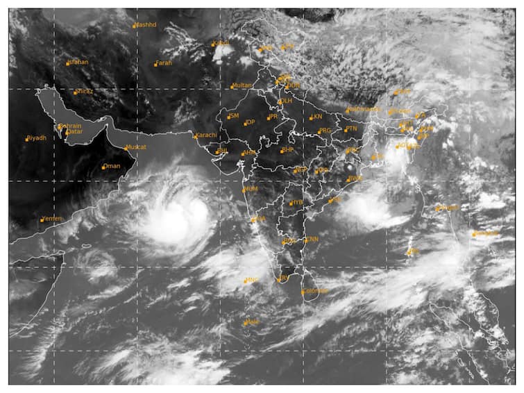 Cyclone Biparjoy: NDRF Stationed At Beach Near Gujarat's Vadodara, Storm To Intensify In 24 Hours Cyclone Biparjoy: NDRF Stationed At Beach Near Gujarat's Vadodara, Storm To Intensify In 24 Hours
