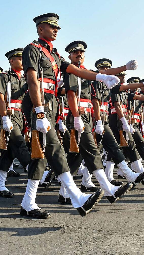 देहराडून येथील भारतीय लष्करी अकादमीत पासिंग आउट परेड...