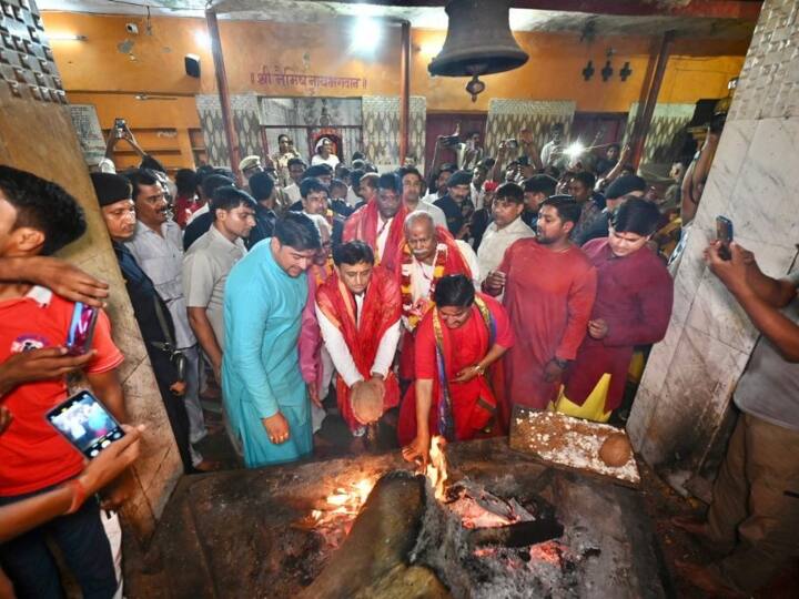 अखिलेश यादव ने तस्वीरें साझा करते हुए कहा,