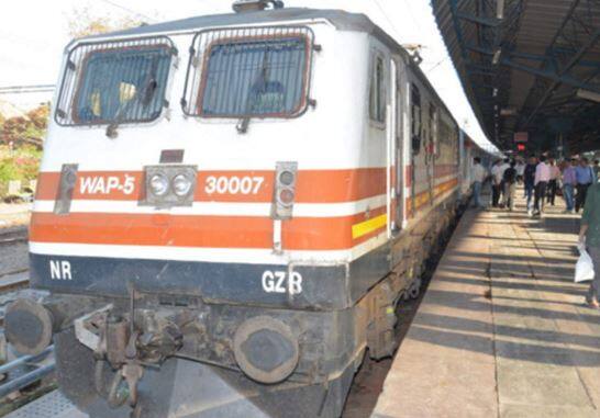 ਭਾਰਤ 'ਚ ਕੁੱਲ ਕਿੰਨੀਆਂ ਟ੍ਰੇਨਾਂ ਚਲਦੀਆਂ ਹਨ