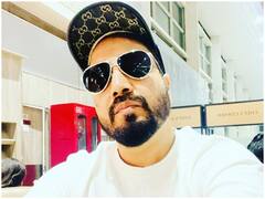 सरेआम किस से लेकर विदेशी लड़की से छेड़छाड़ तक... जानें किन-किन विवादों में फंस चुके मीका