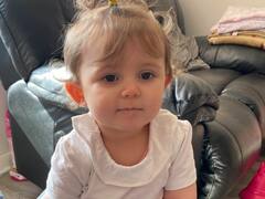 मां ने दरवाजे की कुंडी पर टांगा था थैला, 14 महीने की बच्ची ने खेलते-खेलते लगा ली फांसी, गई जान