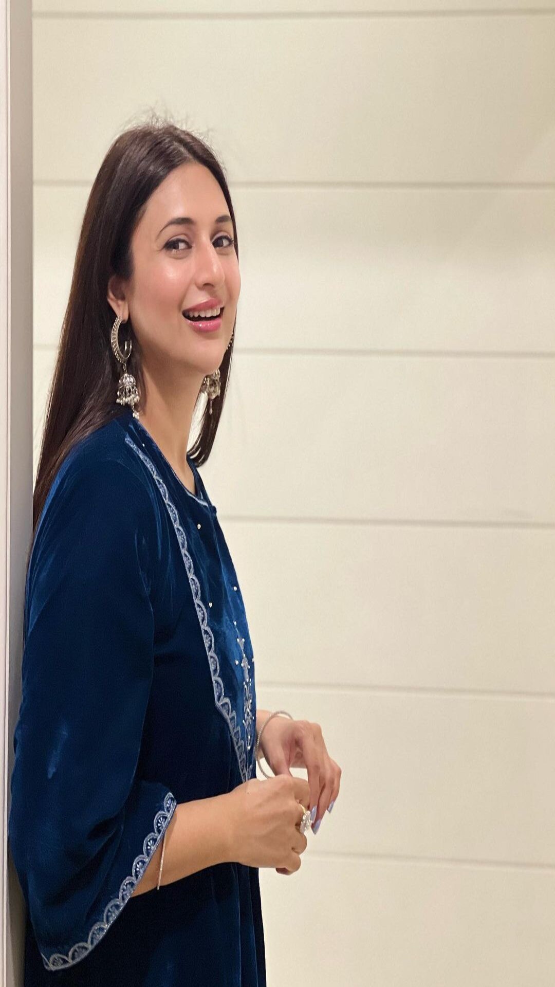 दिव्‍यांका ने नेहरू इंस्टीट्यूट आफ माउंटेनियरिंग से माउंटेनिंग का कोर्स भी किया हैं