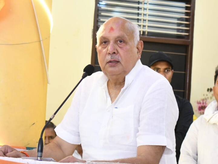 Agriculture Minister Surya Pratap Shahi Talks about MSP on Crops Ask farmers to sell grains where benefited ann Chandauli: 'किसानों को जहां फायदा हो वहां बेचें अनाज', कृषि मंत्री सूर्य प्रताप शाही ने MSP पर कही ये बात