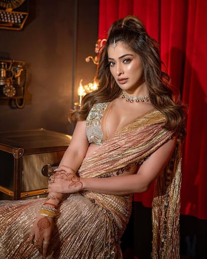 Raai Laxmi : રાય લક્ષ્મીનો સાડીમાં જોવા મળ્યો ગ્લેમરસ અંદાજ, જુઓ વાયરલ તસવીરો
