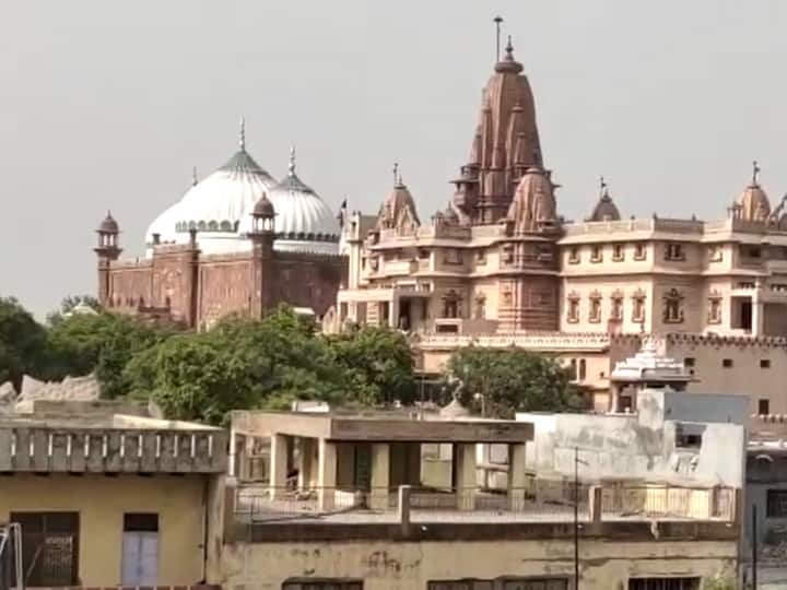 Shri Krishna Janmasthan: केस के वादी का संकल्प- 'औरंगजेब की बनाई मस्जिद हटने तक नहीं पहनेंगे जूता चप्पल' Sri Krishna Janmabhoomi Case plaintiff resolution not wear shoes and slippers till mosque built by Aurangzeb removed Shri Krishna Janmasthan: केस के वादी का संकल्प- 'औरंगजेब की बनाई मस्जिद हटने तक नहीं पहनेंगे जूता चप्पल'