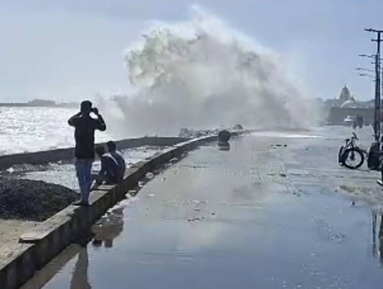 Biparjoy cyclone Water entered the walkway along the coast of Porbandar Biparjoy cyclone: પોરબંદરના દરિયાકાંઠે 25થી 30 ફૂટ ઊંચા મોજા ઉછળ્યા, તાઉતે બાદ પહેલીવાર વોક-વેમાં પાણી ઘુસ્યા