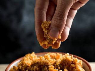 ஸ்பூன், ஃபோர்க் எல்லாம் வேண்டாம்! கையால் சாப்பிடுவது பாரம்பரியம் மட்டுமல்ல… அதுல இவ்ளோ இருக்கு!