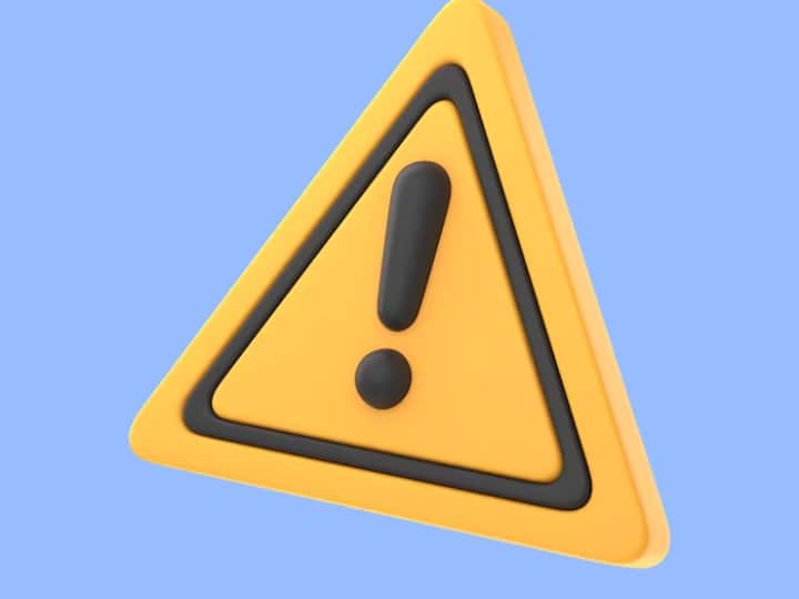 Note- अगर आप इन ऐप्स का इस्तेमाल करते हैं तो इन्हें सावधानीपूर्वक चलाएं क्योकि हाल फ़िलहाल में कई ऐसी ख़बरें सामने आई हैं जहां इन ऐप्स में लोगों को फ्रॉड का शिकार बनाया गया है. यदि आपकी प्रोफाइल किसी के साथ मैच भी होती है तो सबसे पहले सामने वाले व्यक्ति के बारे में पूरी जानकारी हासिल करें और तब किसी को डेट करें.