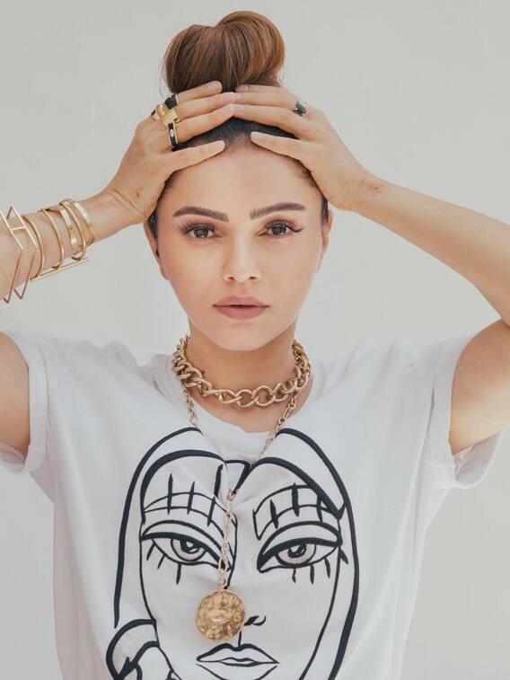 टीवी एक्ट्रेस रुबीना दिलैक का हुआ कार एक्सीडेंट