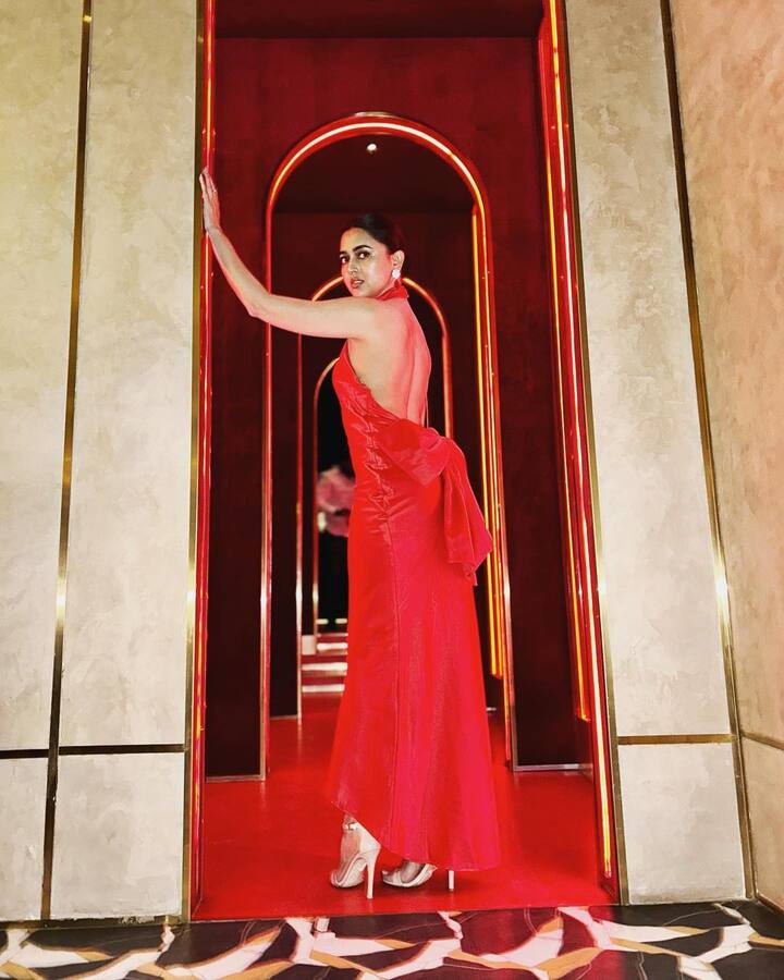 બિગ બોસ ફેમ તેજસ્વી પ્રકાશ યુવાનોના ખુબ જ લોકપ્રીય છે. તેજસ્વીનું નવું ફોટોશૂટ ચાહકોને પસંદ આવી રહ્યું છે.