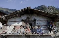 Weird Tradition: ਪਰੰਪਰਾ ਦੇ ਨਾਂ 'ਤੇ ਘਿਨਾਉਣੀ ਖੇਡ? ਇੱਥੇ ਇੱਕ ਔਰਤ ਦੇ ਹੁੰਦੇ  ਕਈ ਪਤੀ , ਮਰਦ ਆਪਣੀ ਪਤਨੀ ਨੂੰ ਆਪਣੇ ਛੋਟੇ ਭਰਾ ਨਾਲ ਕਰਦਾ ਹੈ ਸਾਂਝਾ