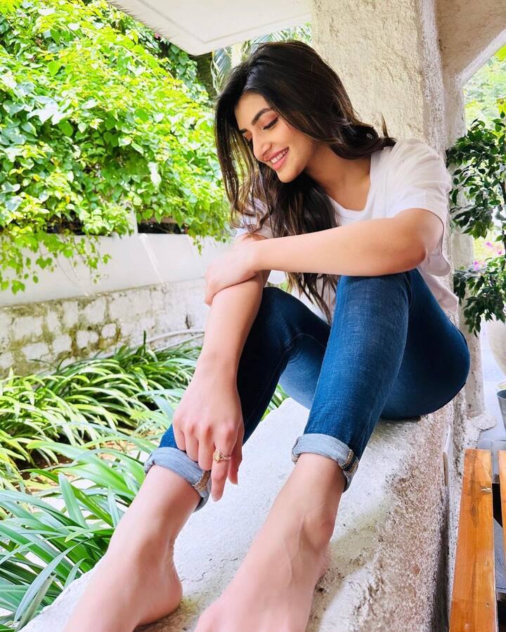 ప్రస్తుతం వరుస సినిమాలతో బిజీగా ఉంది.
