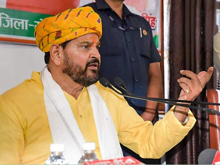 Wrestlers Protest: 'ये मिला मुझे मोहब्बत का सिला, बेवफा कहकर...', यौन उत्पीड़न के आरोपों के बीच बृजभूषण का शायराना अंदाज Wrestlers Protest Brij Bhushan Sharan Singh Big Rally In Gonda Wrestlers Protest: 'ये मिला मुझे मोहब्बत का सिला, बेवफा कहकर...', यौन उत्पीड़न के आरोपों के बीच बृजभूषण का शायराना अंदाज