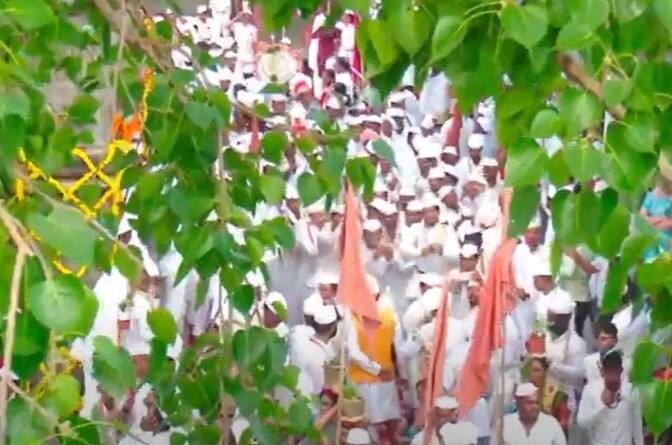 या पालखी सोहळ्यासाठी अलंकापुरी सजली आहे.