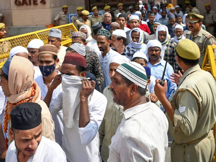 AIMPLB Maulana Khalid Rasheed Firangi Mahali Remark On Amit Shah Statement Over Muslim Reservation Muslim Reservation: 'मुस्लिम आरक्षण खत्म करना संविधान विरोधी', जानें AIMPLB सदस्य मौलाना खालिद ने और क्या कहा?