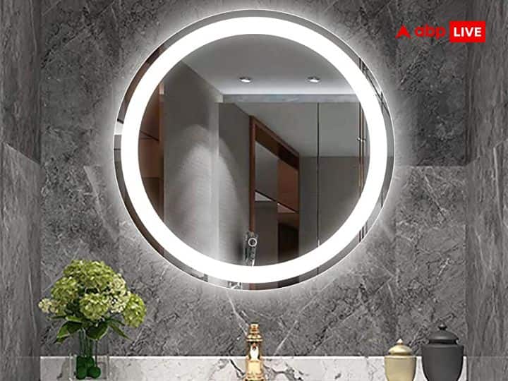 दरअसल इसका कारण यह है कि रात में सोते समय हमारे शरीर में नकारात्मकता का प्रवेश होता है. सुबह लोग आलस्य में भी होते हैं. ऐसे में अगर आप सबसे पहले शीशे में अपने आप को देखेंगे तो इससे पूरा दिन आपमें नकारात्मकता ही भरी रहेगी.