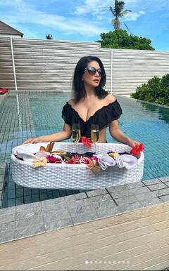 Sunny Leone: ਸੰਨੀ ਲਿਓਨ ਨੇ ਬਲੈਕ ਮੋਨੋਕਿਨੀ 'ਚ ਉੱਡਾਏ ਪ੍ਰਸ਼ੰਸਕਾਂ ਦੇ ਹੋਸ਼, ਬੋਲਡ ਤਸਵੀਰਾਂ ਨੇ ਮਚਾਈ ਤਬਾਹੀ